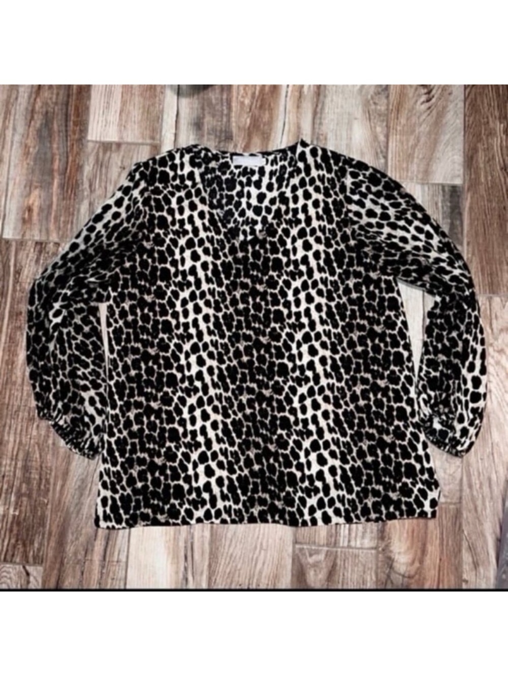Boutique Leopard Bubble Sleeve Top